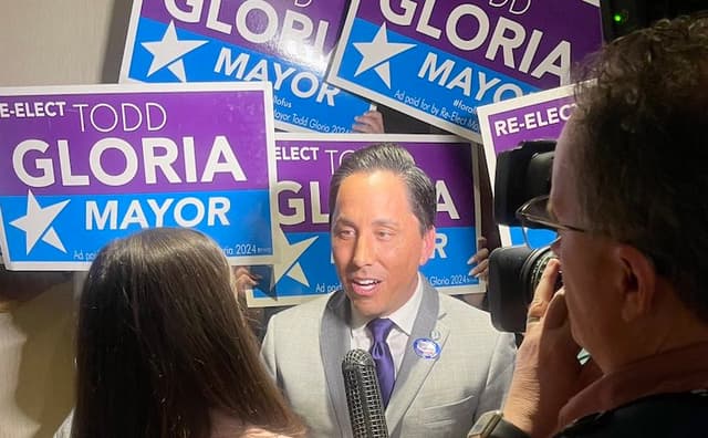 Gloria had 5 to 1 Campaign Funding Advantage