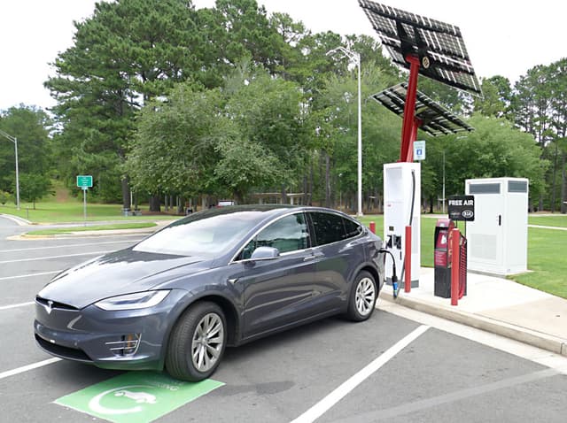 TX Raises Annual Car Registration Fees on EVs by $200